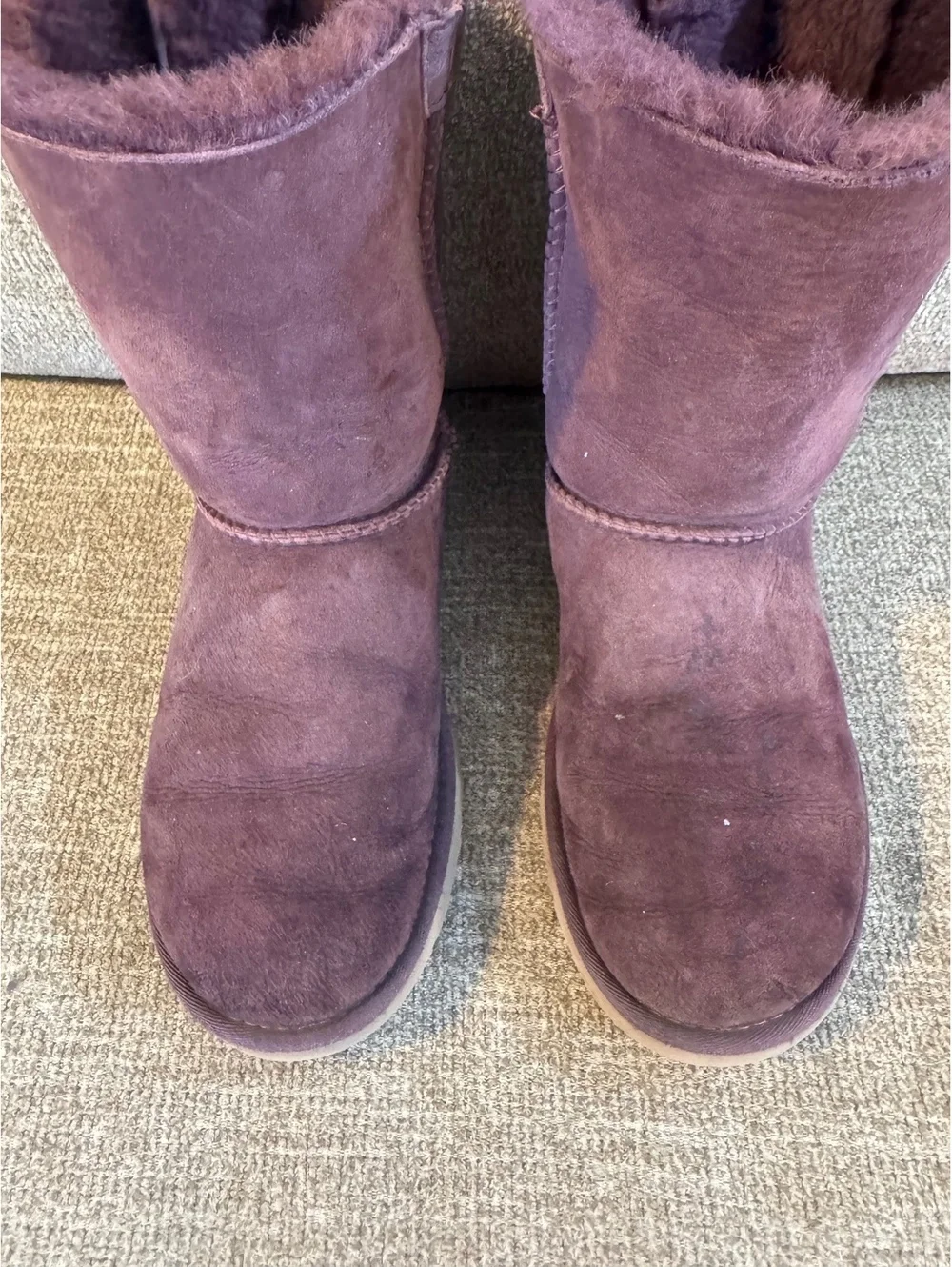 UGG Australia Bailey Bow Boots Bordeaux Purple Suede Sheepskin Size 8 1002954